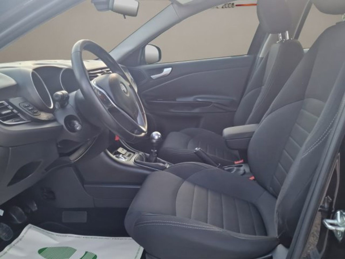 Alfa Romeo Giulietta 1.6 JTDm Super 120cv (9)