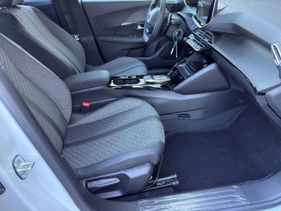 Peugeot 2008 1.2 hybrid Allure 110cv e-dcs6 (11)
