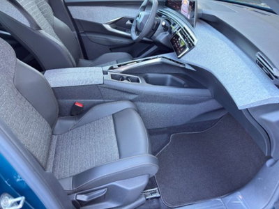 Peugeot 3008 1.2 hybrid Allure 145cv e-dcs6 (9)
