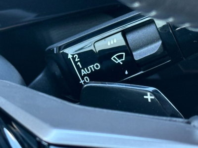 Peugeot 3008 1.2 hybrid Allure 145cv e-dcs6 (11)
