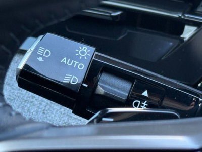 Peugeot 3008 1.2 hybrid Allure 145cv e-dcs6 (12)