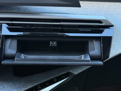 Peugeot 3008 1.2 hybrid Allure 145cv e-dcs6 (20)