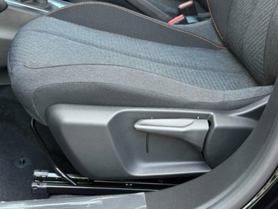 Peugeot 2008 1.2 puretech Style s&s 100cv (10)