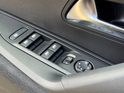 Peugeot 2008 1.2 puretech Style s&s 100cv (17)