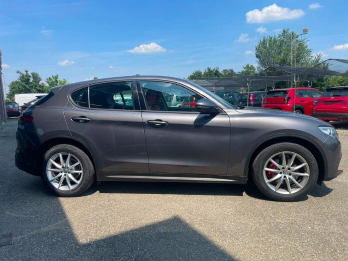 Alfa Romeo Stelvio Stelvio 2.2 Turbodiesel 190 CV AT8 RWD Executive (6)