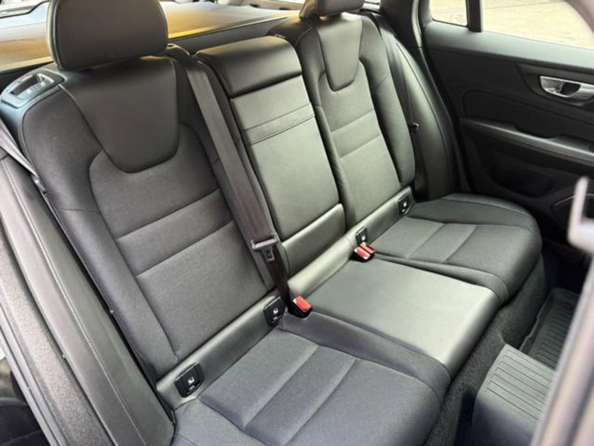 Volvo V60 Cross Country D4 Geartronic Business Plus (11)