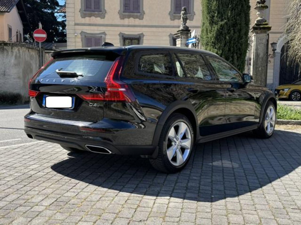 Volvo V60 Cross Country D4 Geartronic Business Plus (4)