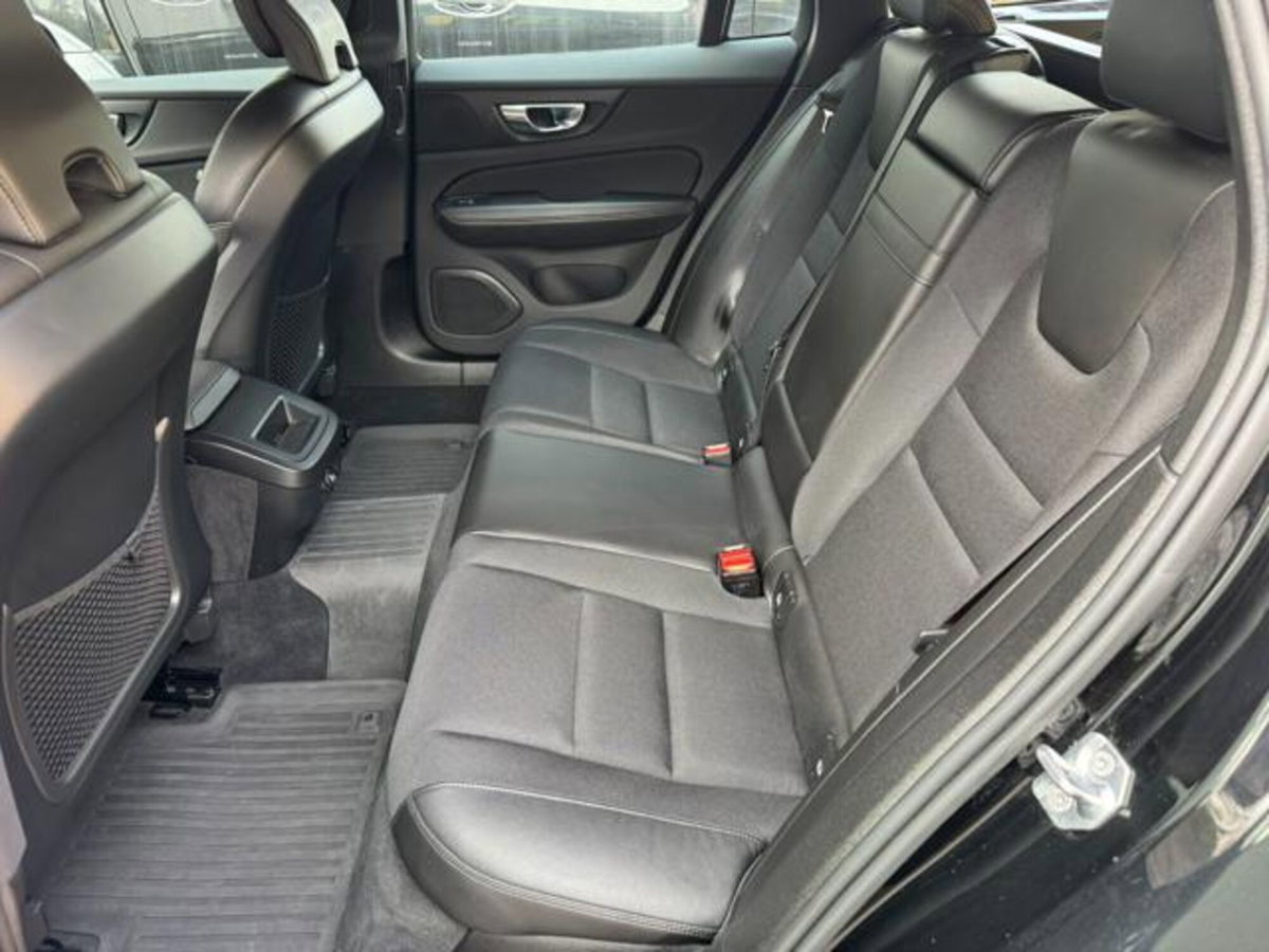 Volvo V60 Cross Country D4 Geartronic Business Plus (8)