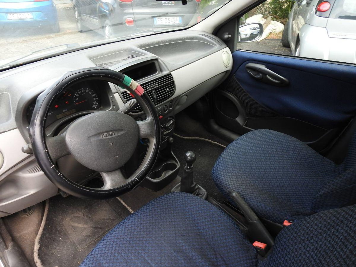 Fiat Punto 1.2 5 porte Actual (12)