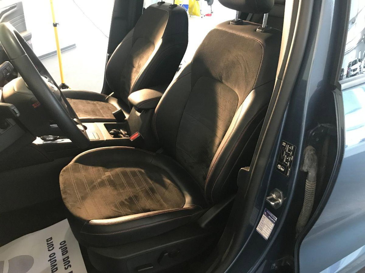 Ford Kuga 2.5 Plug In Hybrid 225 CV CVT 2WD ST-Line X Design (11)