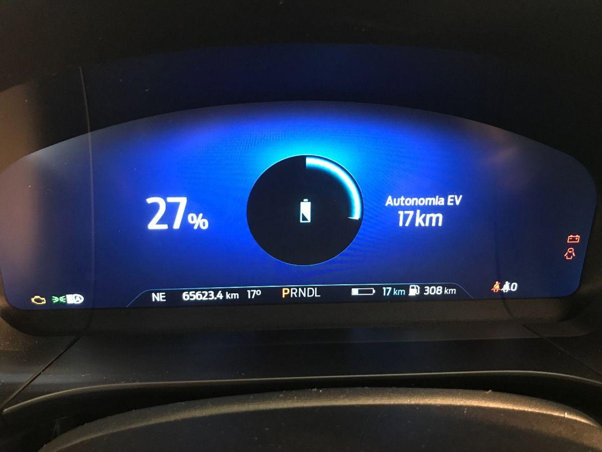 Ford Kuga 2.5 Plug In Hybrid 225 CV CVT 2WD ST-Line X Design (7)