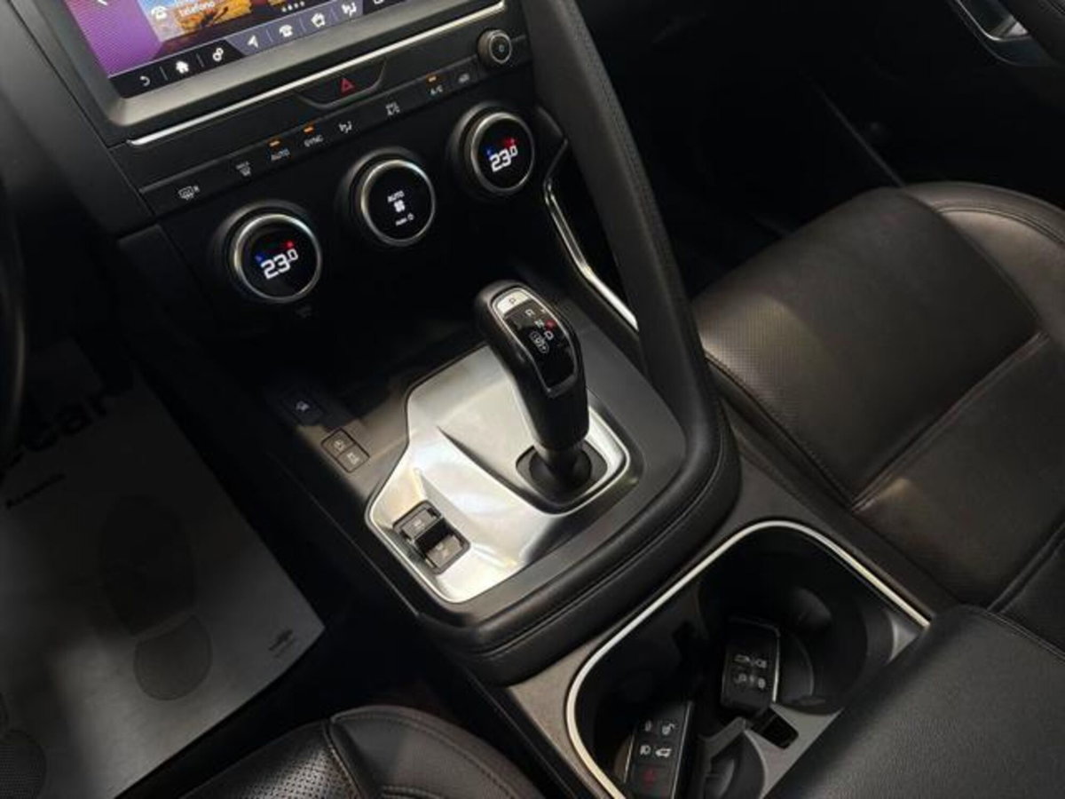 Jaguar E-Pace 2.0D 150 CV AWD aut. R-Dynamic HSE (11)