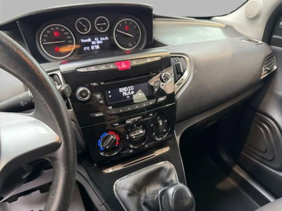 Lancia Ypsilon 1.2 69 CV 5 porte Elefantino (10)