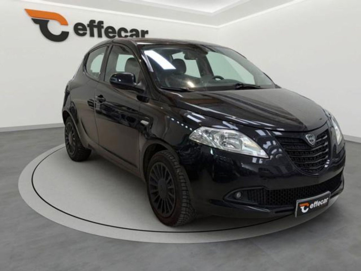 Lancia Ypsilon 1.2 69 CV 5 porte Elefantino (3)