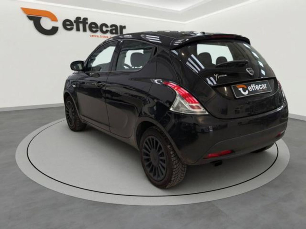 Lancia Ypsilon 1.2 69 CV 5 porte Elefantino (4)