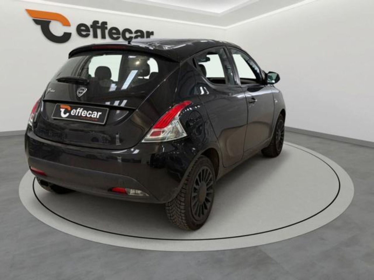 Lancia Ypsilon 1.2 69 CV 5 porte Elefantino (6)