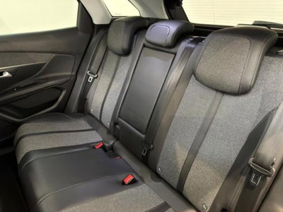 Peugeot 3008 PureTech Turbo 130 S&S EAT6 Allure (12)