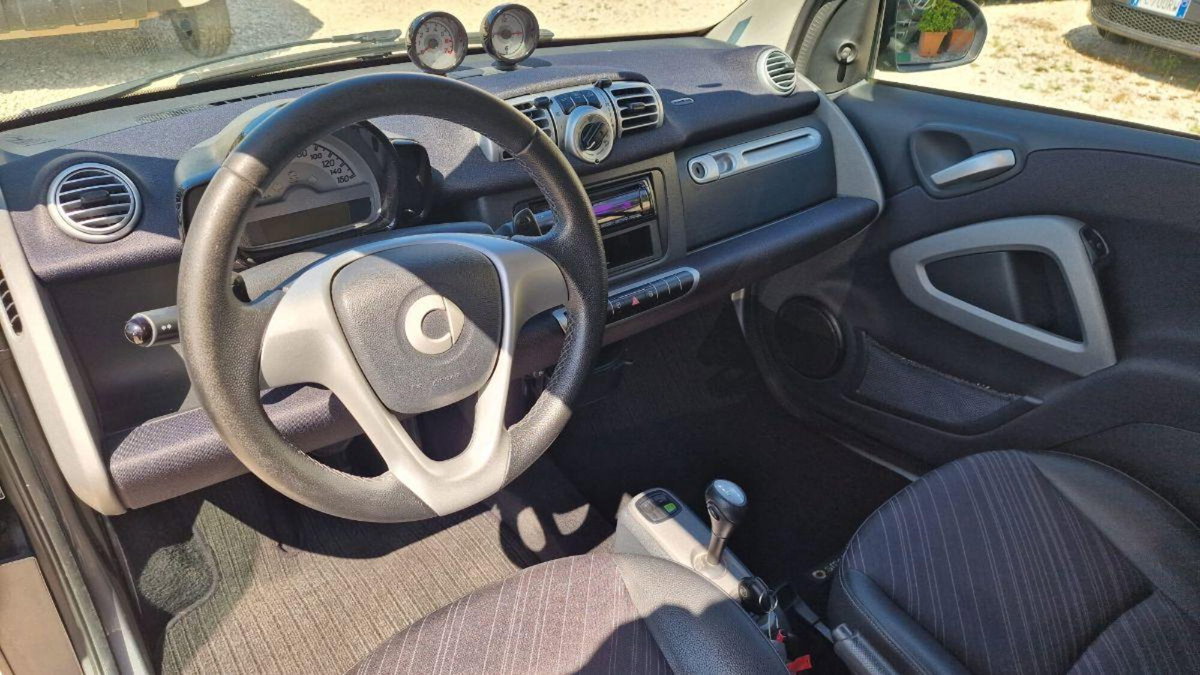 smart Fortwo 1000 52 kW MHD coupé pulse (10)