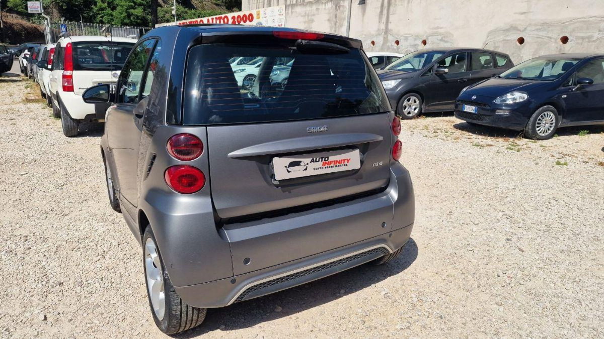 smart Fortwo 1000 52 kW MHD coupé pulse (5)