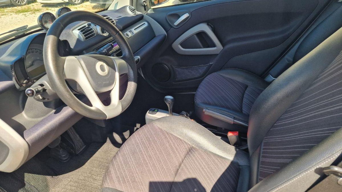 smart Fortwo 1000 52 kW MHD coupé pulse (9)