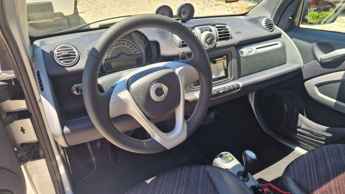 smart Fortwo 1000 52 kW MHD coupé pulse (10)
