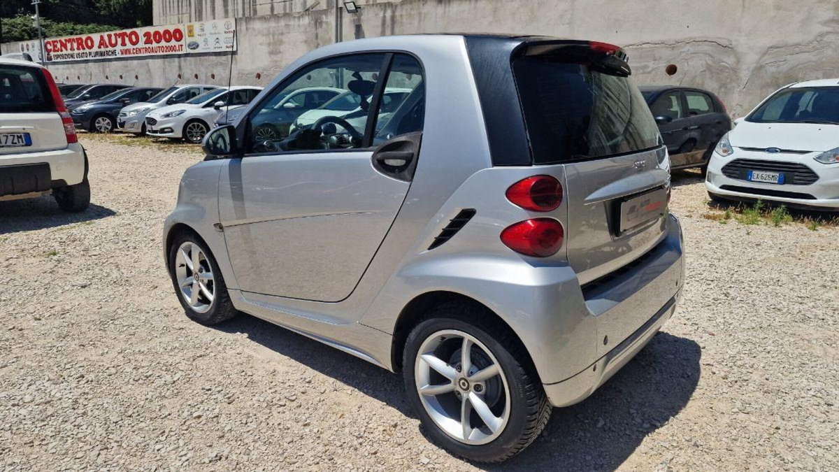 smart Fortwo 1000 52 kW MHD coupé pulse (4)
