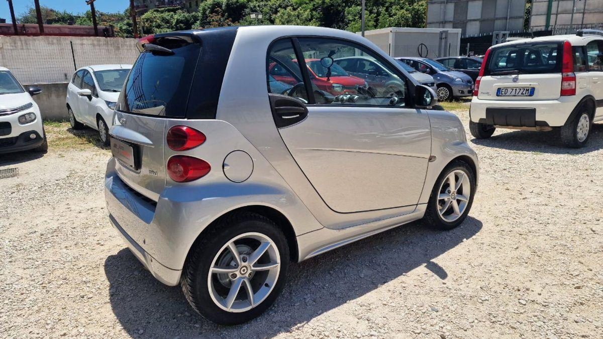 smart Fortwo 1000 52 kW MHD coupé pulse (7)