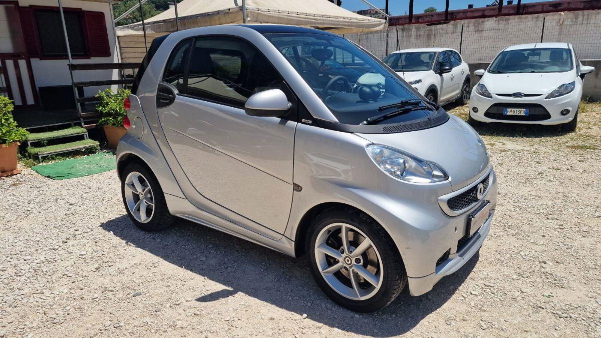 smart Fortwo 1000 52 kW MHD coupé pulse (8)
