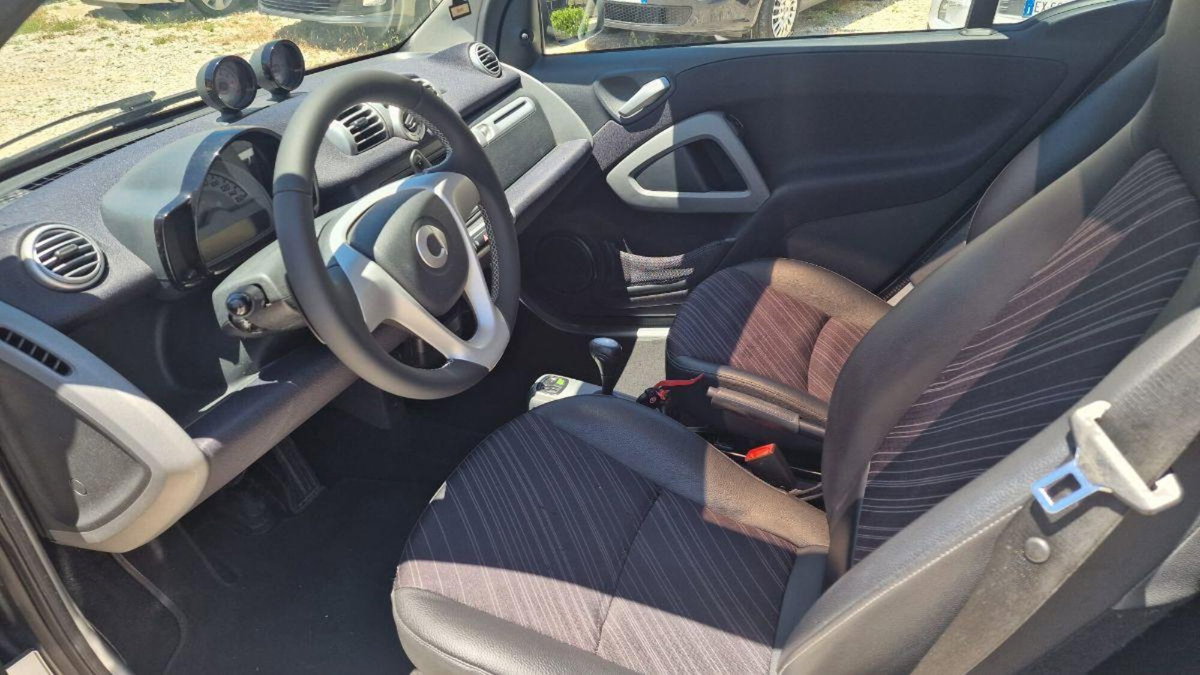 smart Fortwo 1000 52 kW MHD coupé pulse (9)