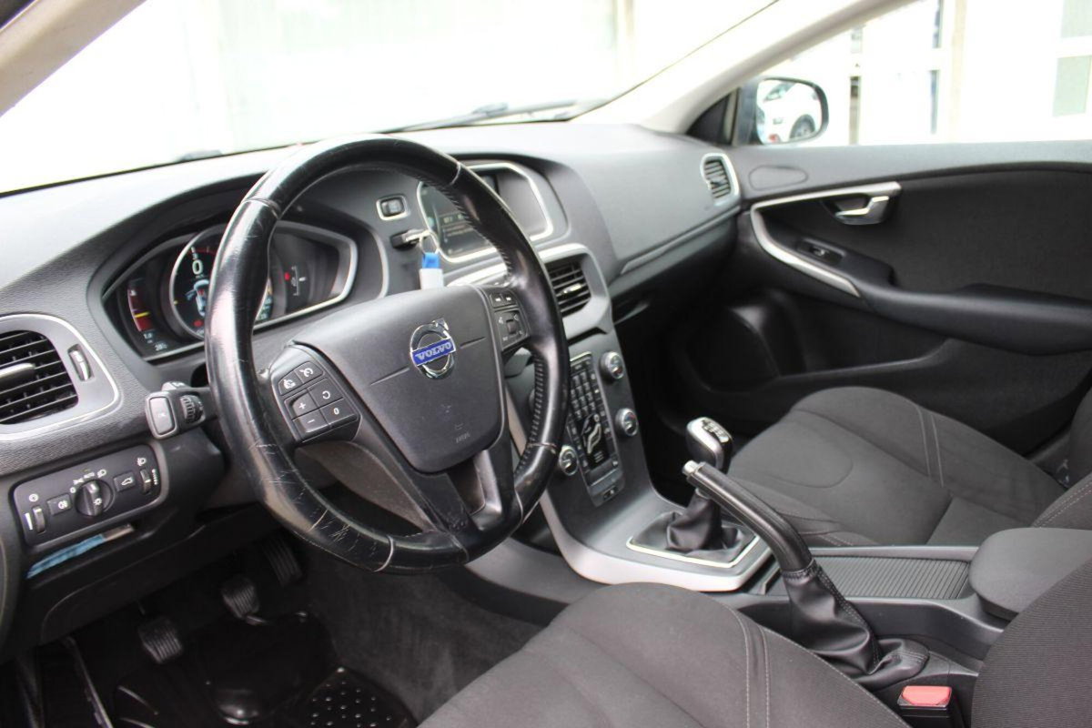 Volvo V40 D2 1.6 Kinetic (11)