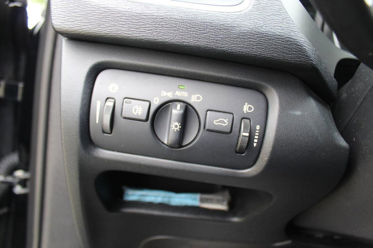 Volvo V40 D2 1.6 Kinetic (12)