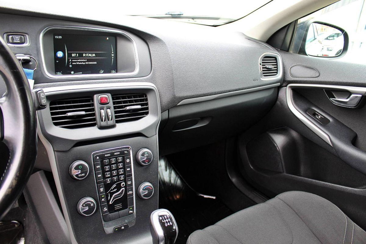 Volvo V40 D2 1.6 Kinetic (14)