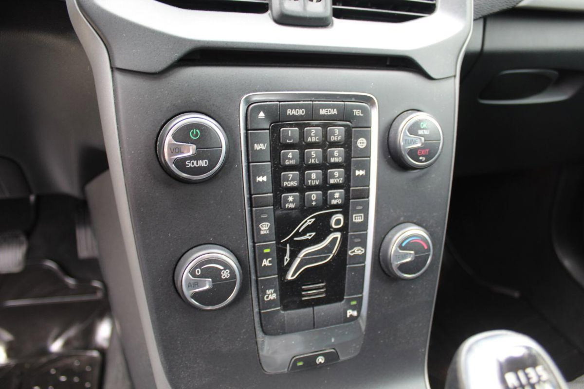 Volvo V40 D2 1.6 Kinetic (18)