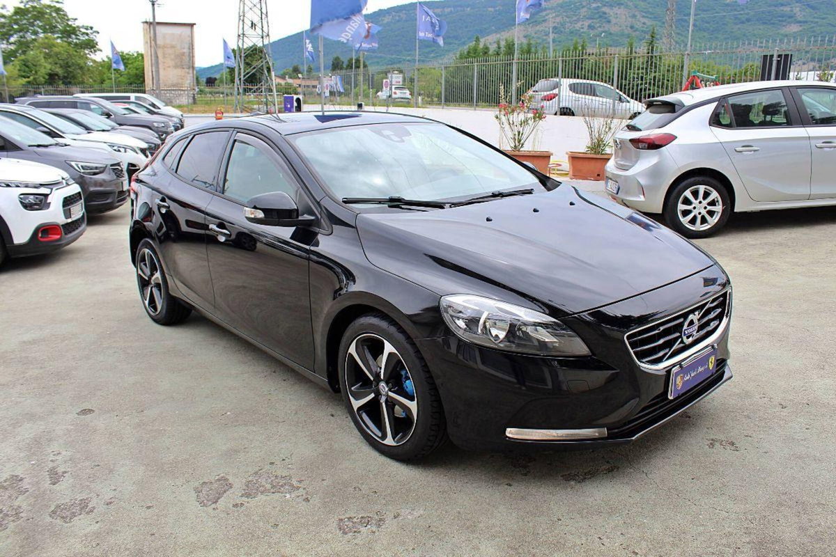 Volvo V40 D2 1.6 Kinetic (3)