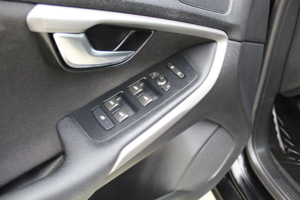 Volvo V40 D2 1.6 Kinetic (9)