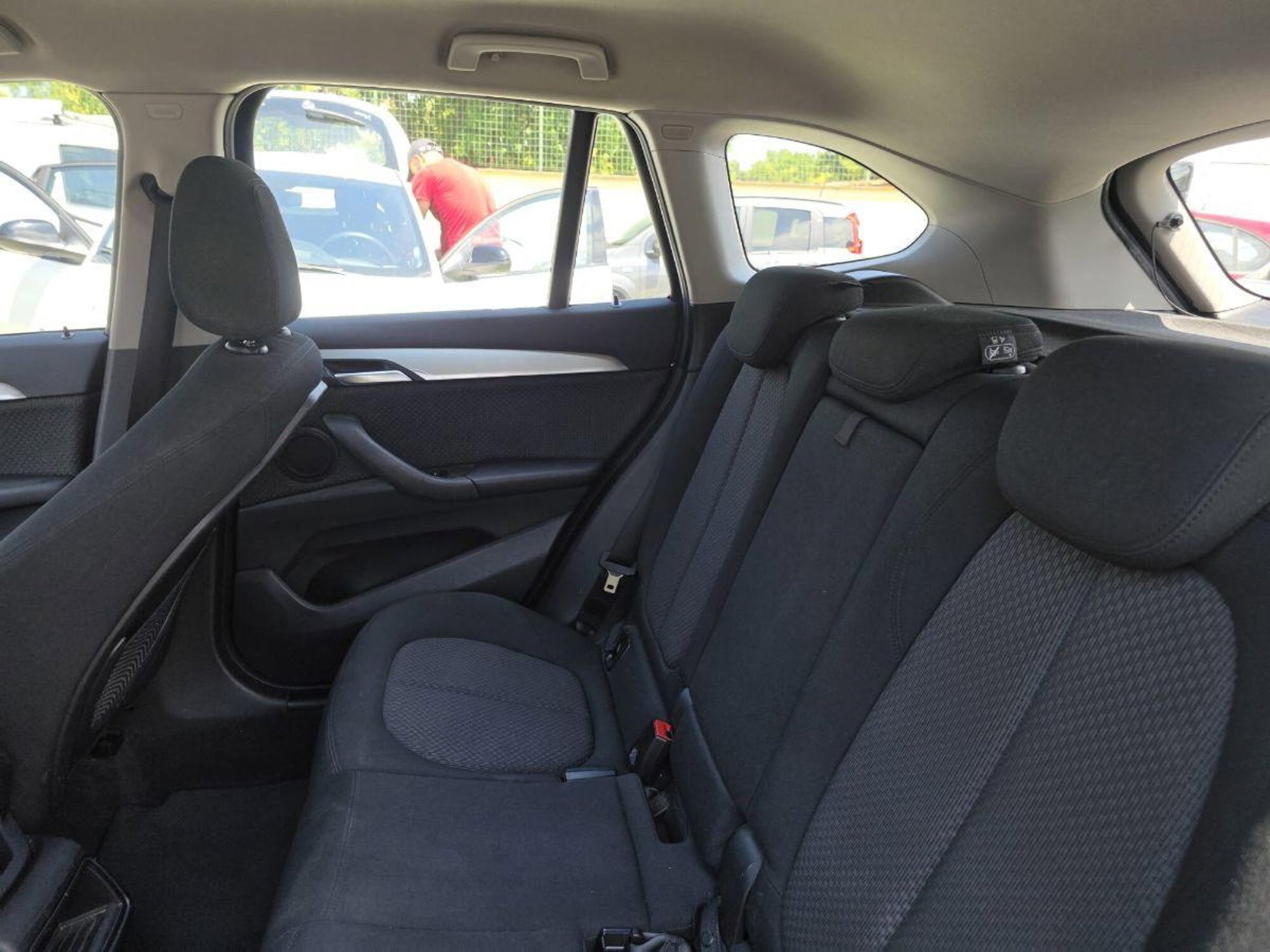 BMW X1 sDrive16d Business (11)
