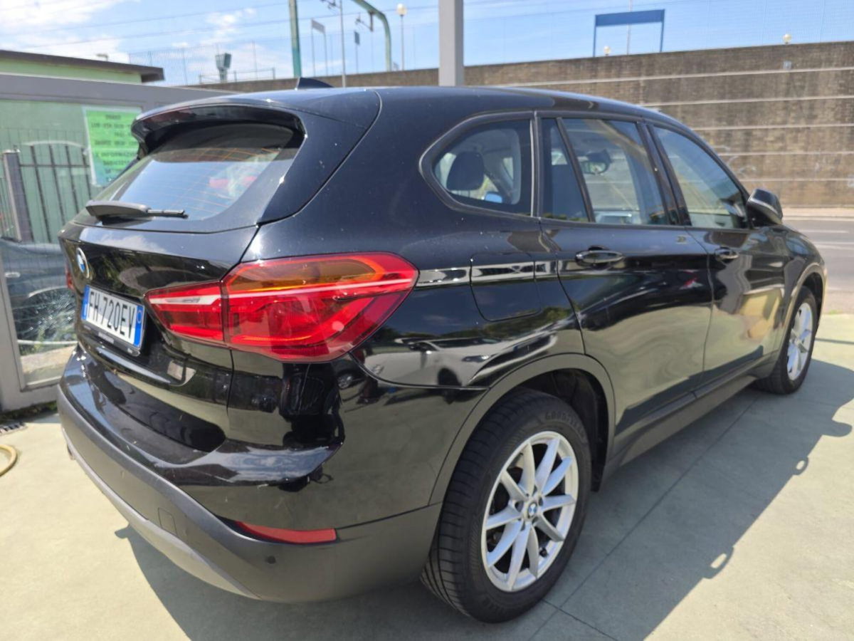 BMW X1 sDrive16d Business (4)