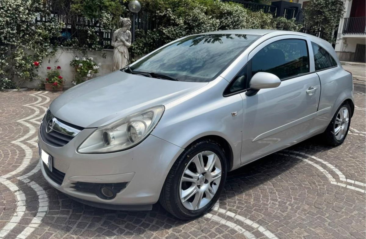 Opel Corsa 1.0 12V 3 porte Enjoy
