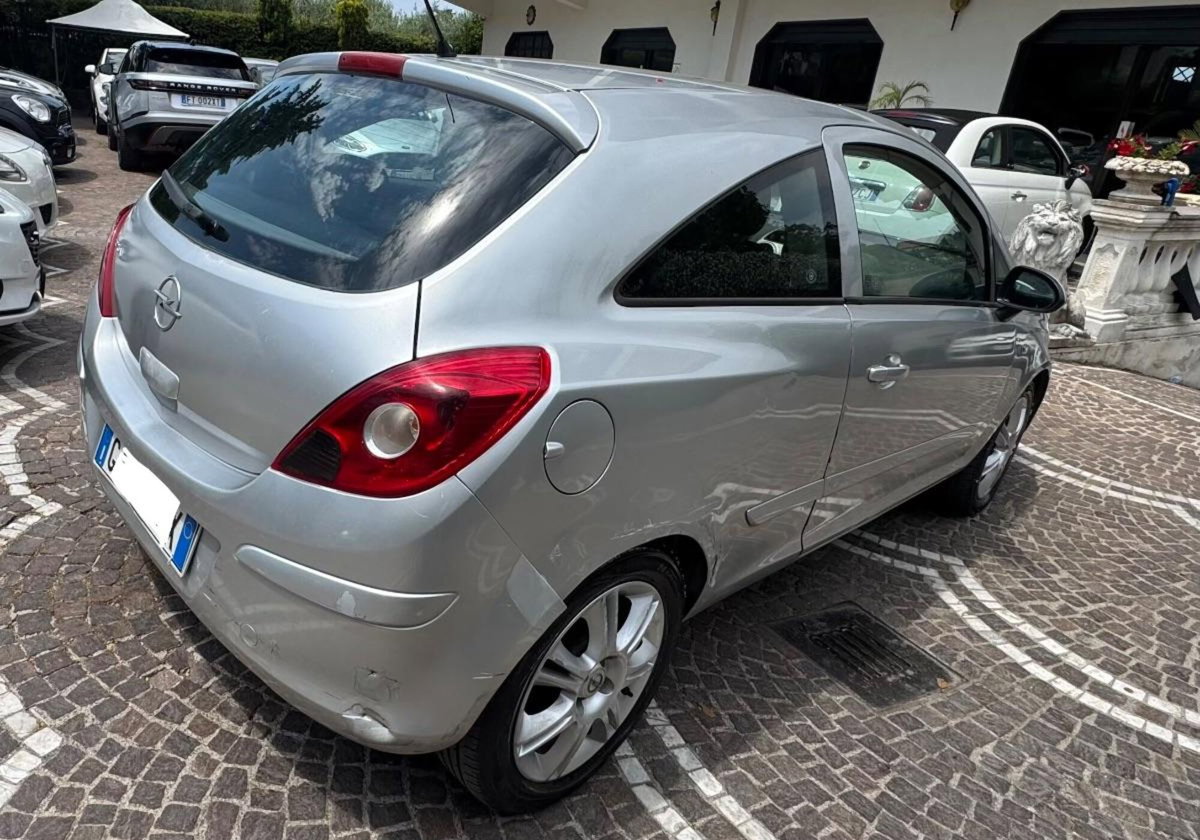 Opel Corsa 1.0 12V 3 porte Enjoy (3)