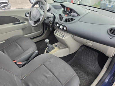 Renault Twingo 1.5 dCi 65CV Confort (10)