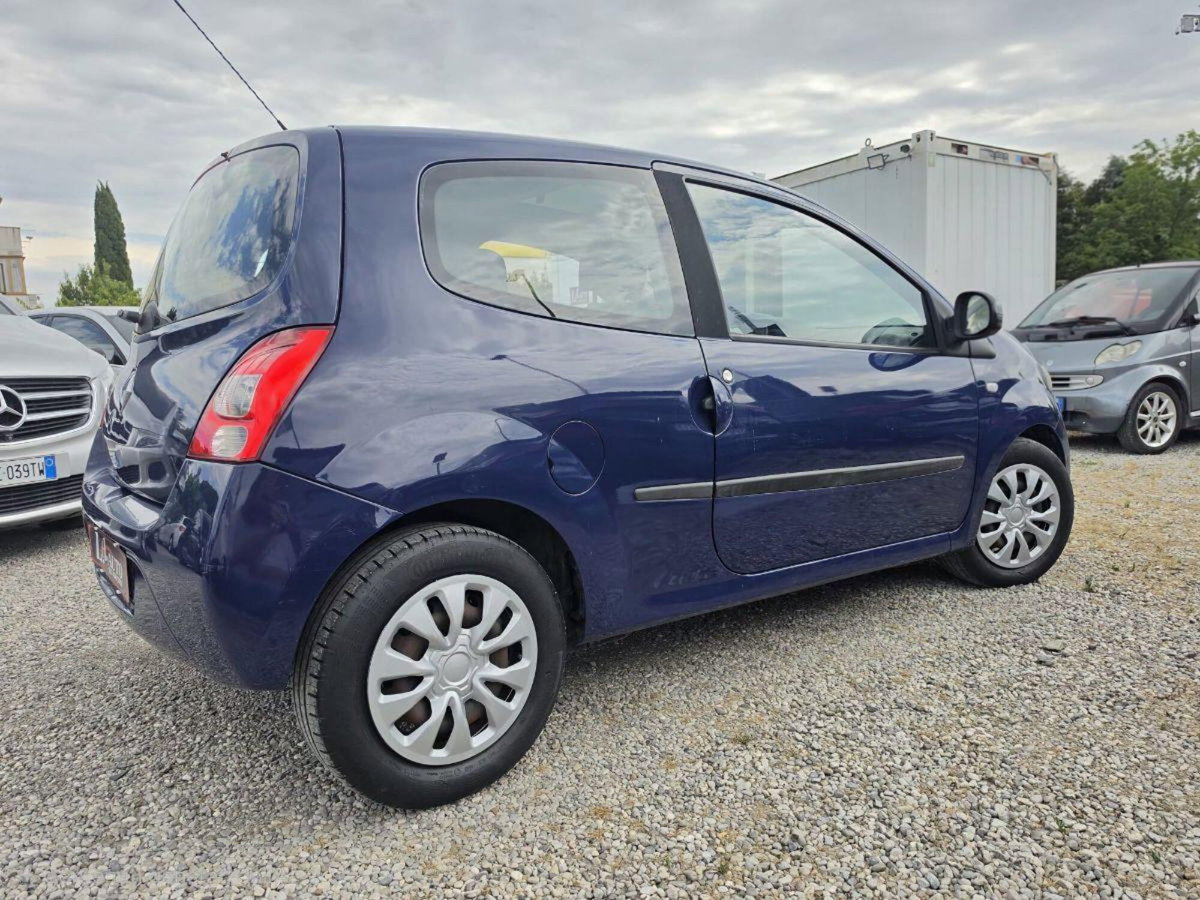 Renault Twingo 1.5 dCi 65CV Confort (4)