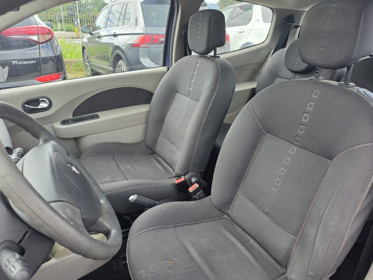 Renault Twingo 1.5 dCi 65CV Confort (9)