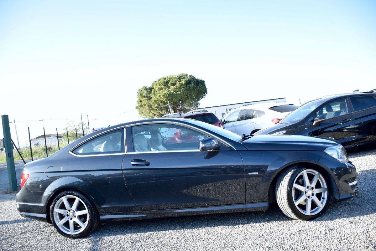 Mercedes-Benz Classe C Coupé 220 CDI Coupé Avantgarde (12)