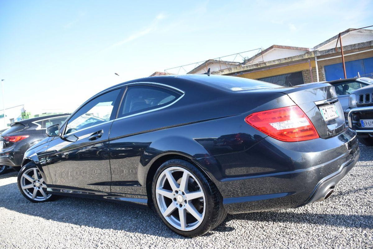 Mercedes-Benz Classe C Coupé 220 CDI Coupé Avantgarde (3)