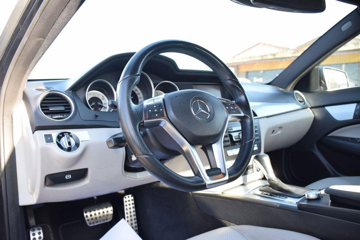 Mercedes-Benz Classe C Coupé 220 CDI Coupé Avantgarde (5)