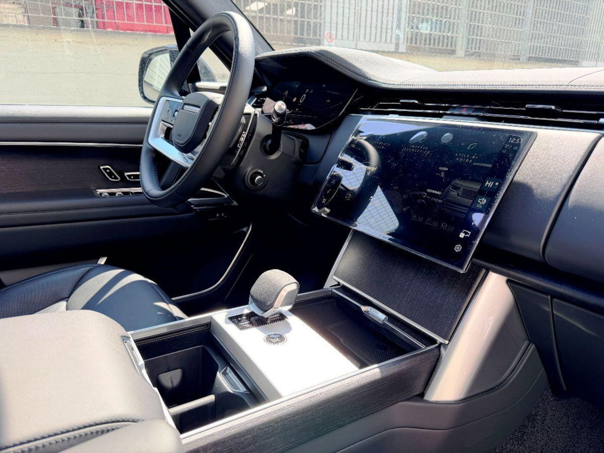 Land Rover Range Rover 3.0d i6 mhev Dark Edition awd 249cv auto (9)