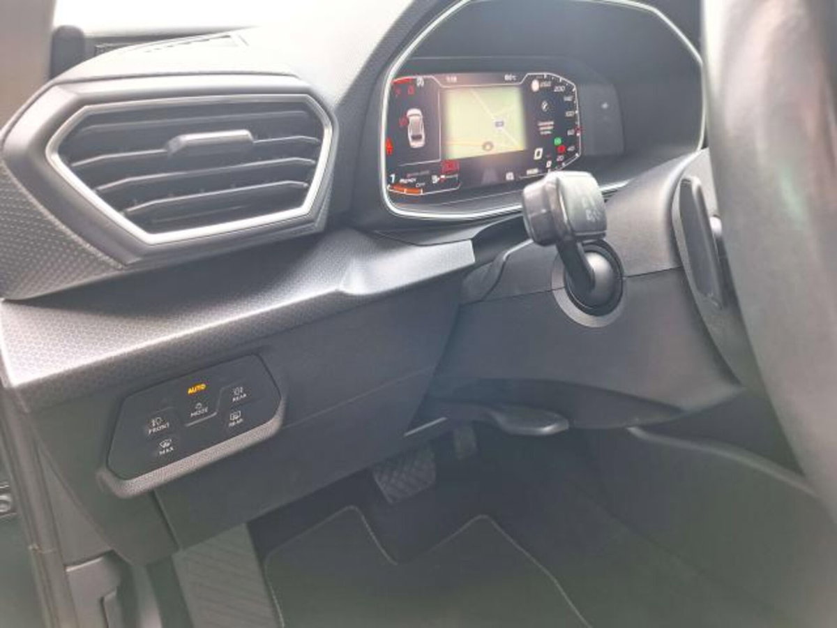 SEAT Leon ST Sportstourer 1.5 eTSI 150 CV DSG Business (13)