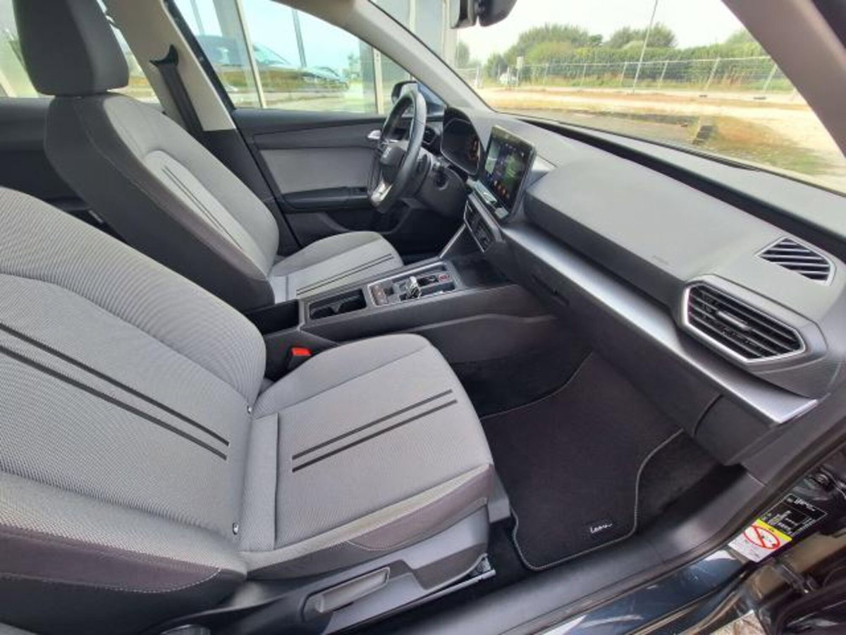 SEAT Leon ST Sportstourer 1.5 eTSI 150 CV DSG Business (14)