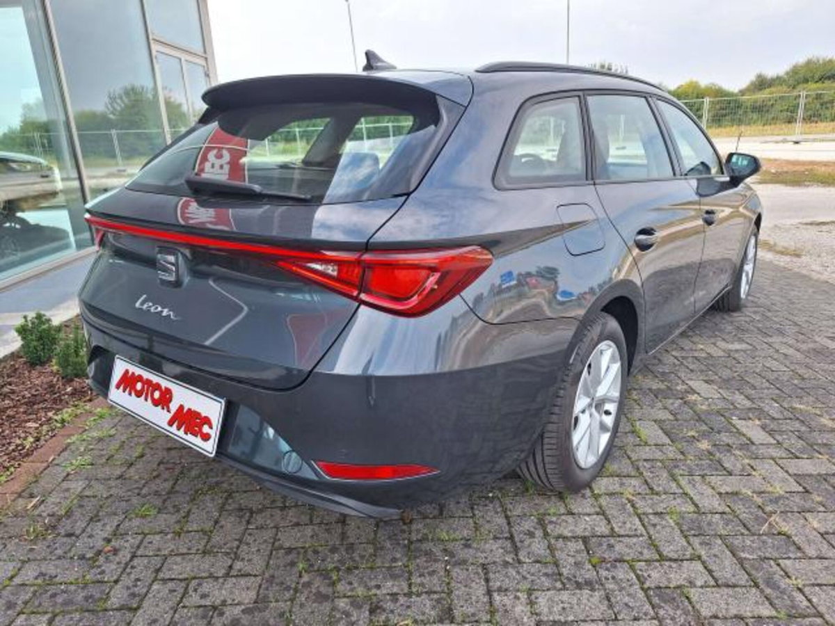 SEAT Leon ST Sportstourer 1.5 eTSI 150 CV DSG Business (6)