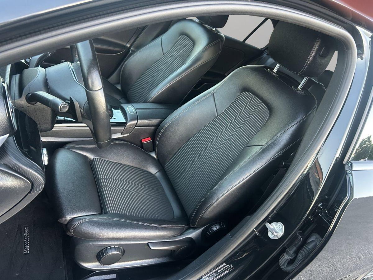 Mercedes-Benz Classe A Sedan 180 d Automatic 4p. Premium (11)